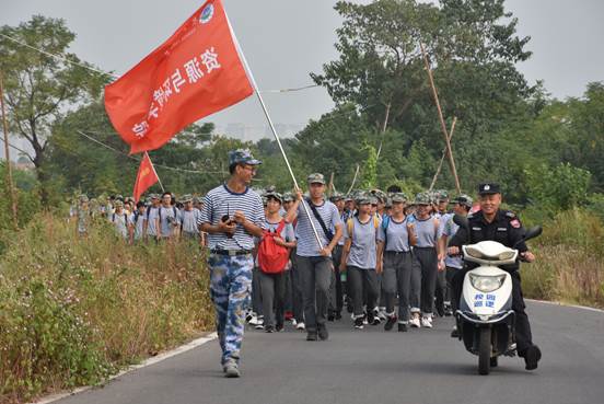 学生记者 薛梅 (3)