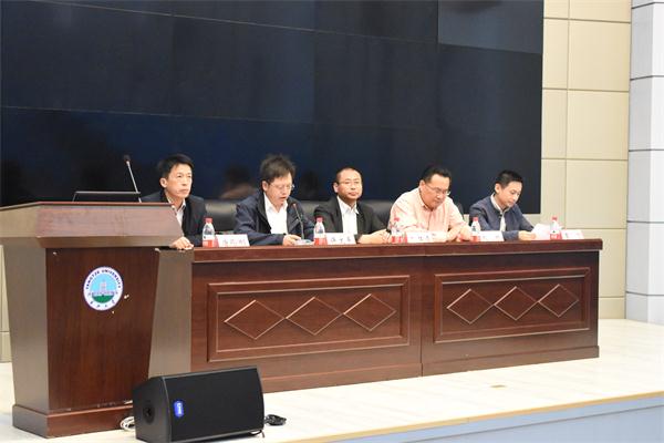 学生记者 张润佶 (1).jpg