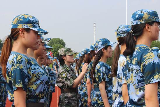 见习记者高雨凌 (8)