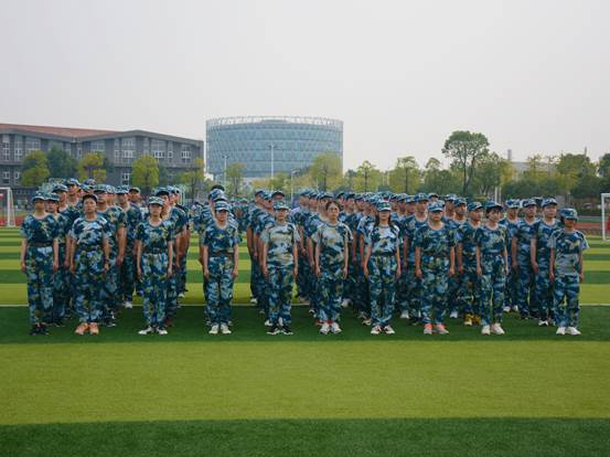 见习记者曹文兴01