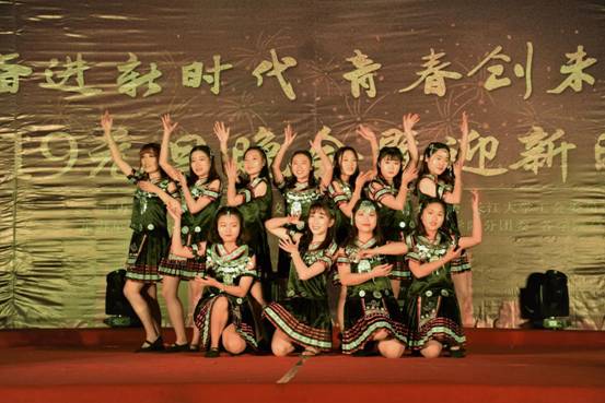 学生记者 刘昊 (12)